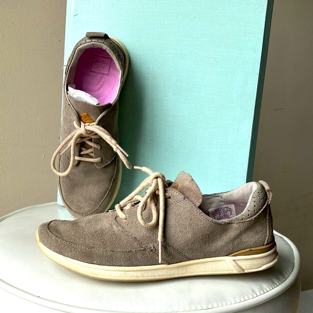 Reef Suede Sneakers Women’s size 8